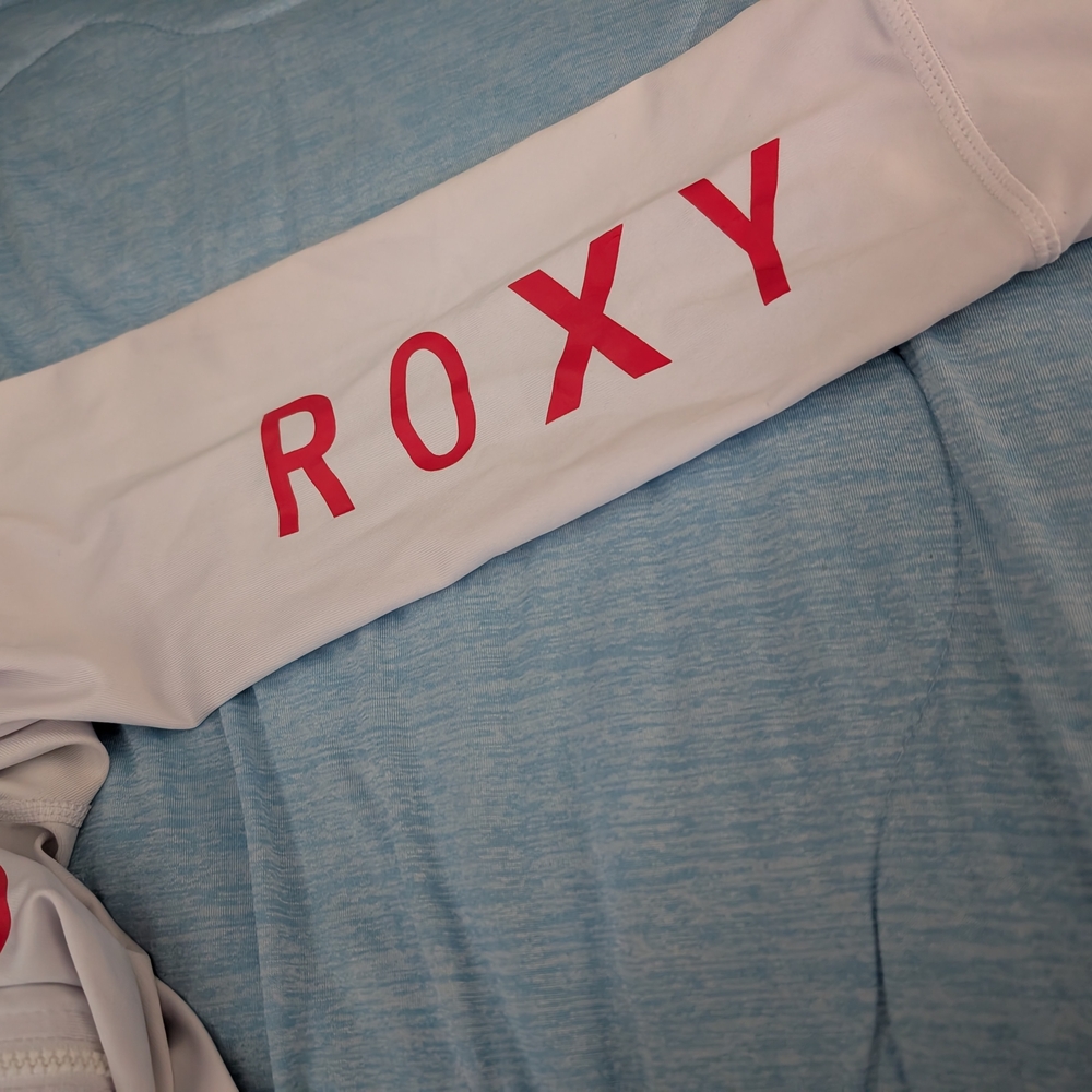 Roxy White Long Sleeve rash Guard - Picture 3 of 4